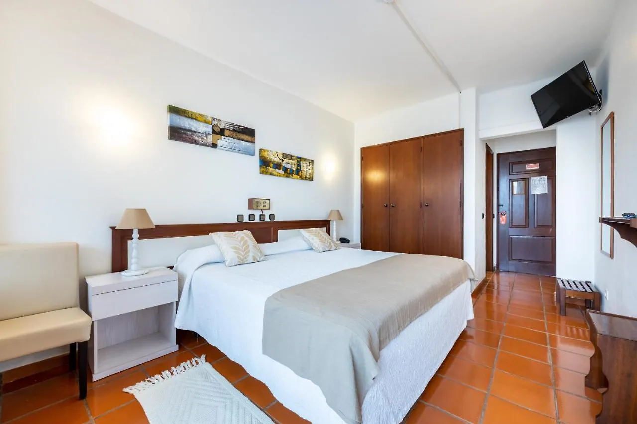 Hotel Residencial Salema 3*,
